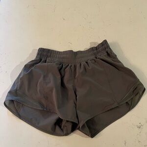 Lululemon Hotty Hot Short II (Long 4")
Dark Carbon